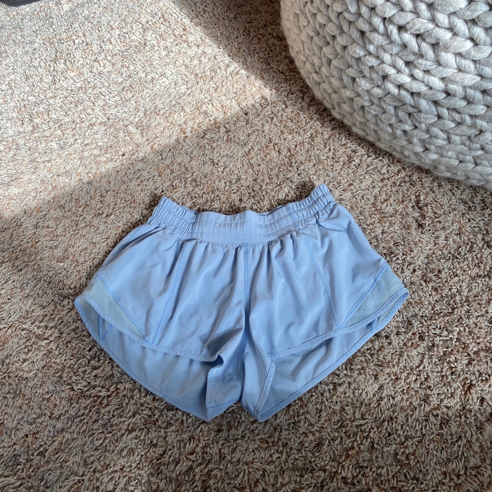 Luluemon hotty hot short 2.5”